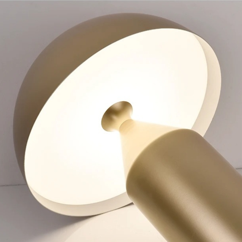 Lampe de table métal doré moderne