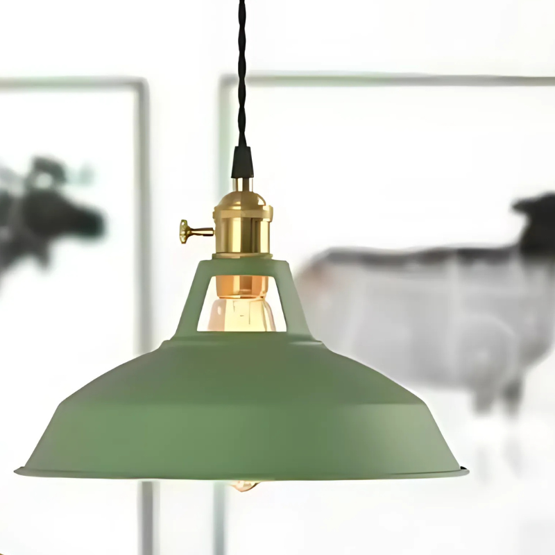 Suspension en métal au design industriel moderne